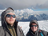 Mit künstlichem Kniegelenk auf Mount Elbrus Mit künstlichem Kniegelenk auf Mount Elbrus